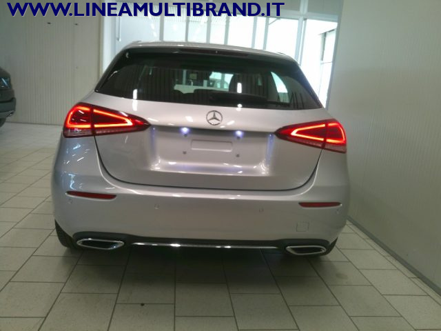 Mercedes-Benz A 180 d Aut.Sport Navi Led Pelle Cerchi 19 Luci Ambiente - foto 3 di 4