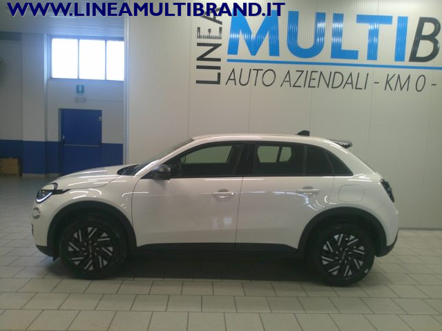 Fiat 600 Hybrid 110 CV DCT MHEV Pack Winter Promo - foto 2 di 4