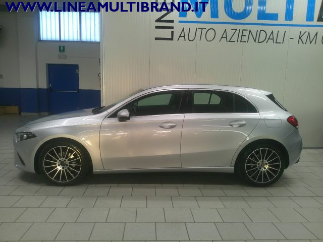 Mercedes-Benz A 180 d Automatic Sport Navi Led Telecamera Cerchi 19' - foto 2 di 4