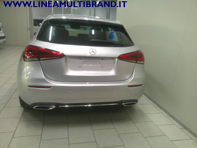 Mercedes-Benz A 180 d Automatic Sport Navi Led Telecamera Cerchi 19' - foto 4 di 4