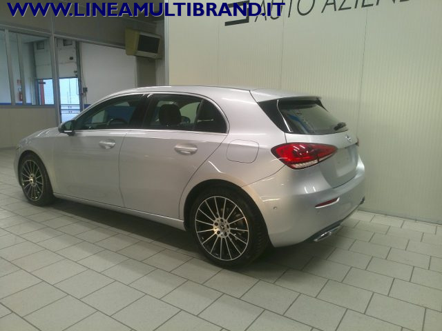 Mercedes-Benz A 180 d Automatic Sport Navi Led Telecamera Cerchi 19' - foto 3 di 4
