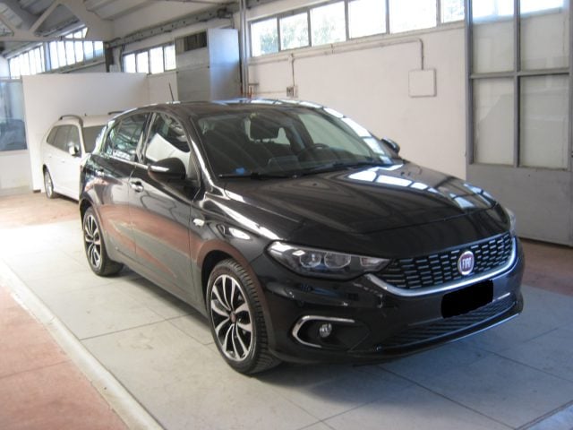 Fiat Tipo 1.4 T-Jet 120CV GPL 5 porte Lounge, del 2018, 233.000 km, in vendita a Porto San Giorgio (FM)