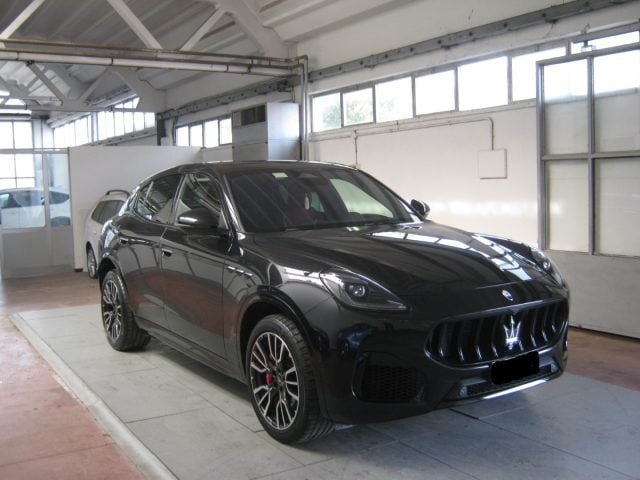 Maserati Grecale MHEV 330 CV AWD Modena IVA ESPOSTA, del 2023, 34.000 km, in vendita a Porto San Giorgio (FM)