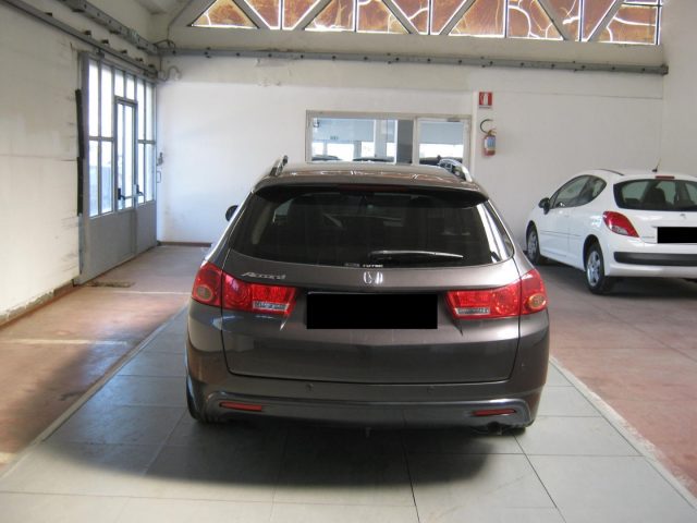 Honda Accord 2.2 i-DTEC Tour. aut.Excl.Adv.DPF - foto 3 di 42