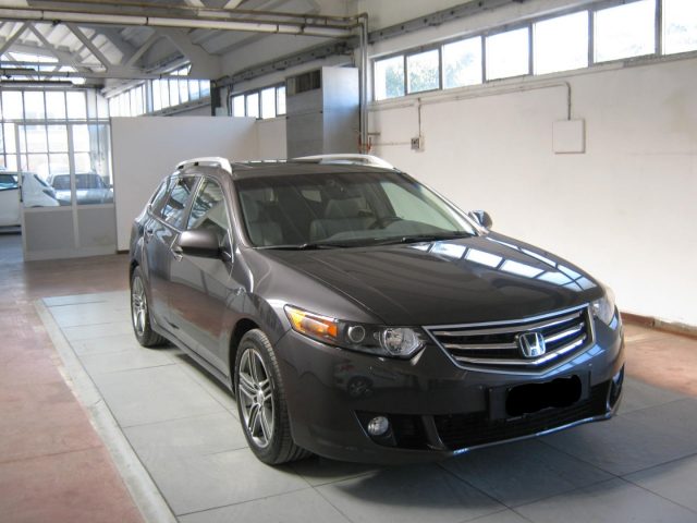 Honda Accord 2.2 i-DTEC Tour. aut.Excl.Adv.DPF usato a PORTO SAN GIORGIO