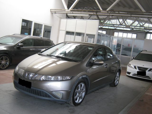 Honda Civic 1.8 i-VTEC 5p. Sport - foto 2 di 4