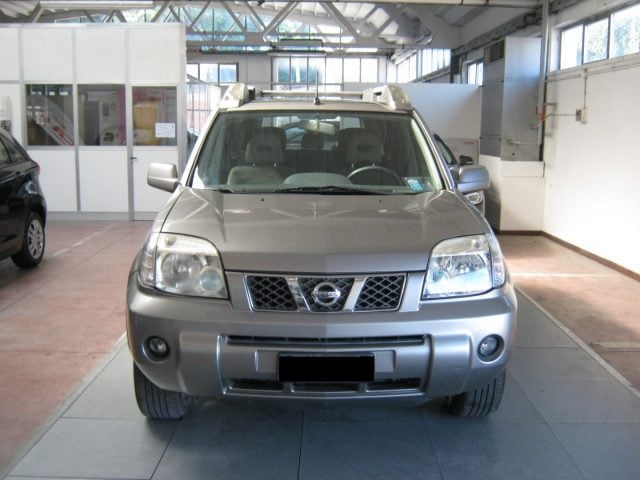 Nissan X-Trail 2.2 dCi Elegance Columbia - foto 2 di 4