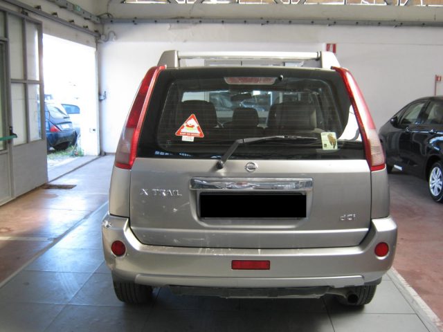 Nissan X-Trail 2.2 dCi Elegance Columbia - foto 4 di 4