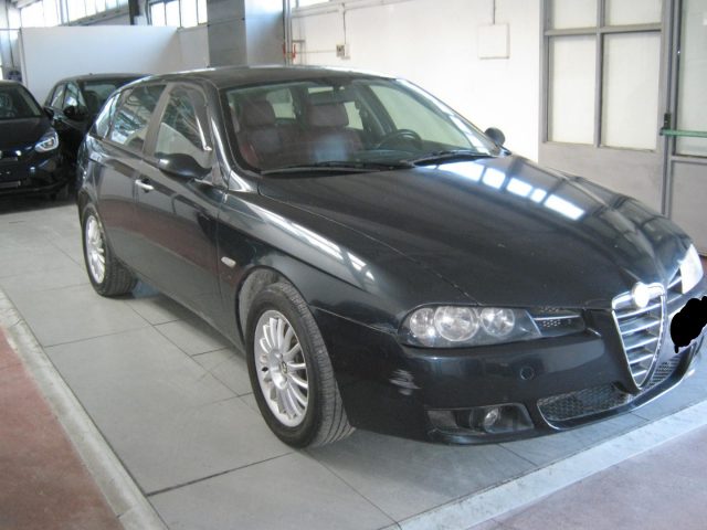 Alfa Romeo 156 1.9 JTD 16V Sportwagon Distinctive, del 2004, 276.000 km, in vendita a Porto San Giorgio (FM)