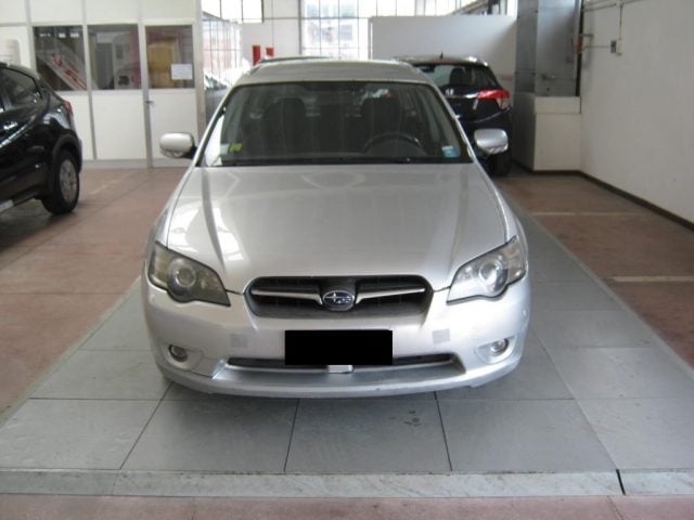 Subaru Legacy 2.0 16V Station Wagon - foto 2 di 4