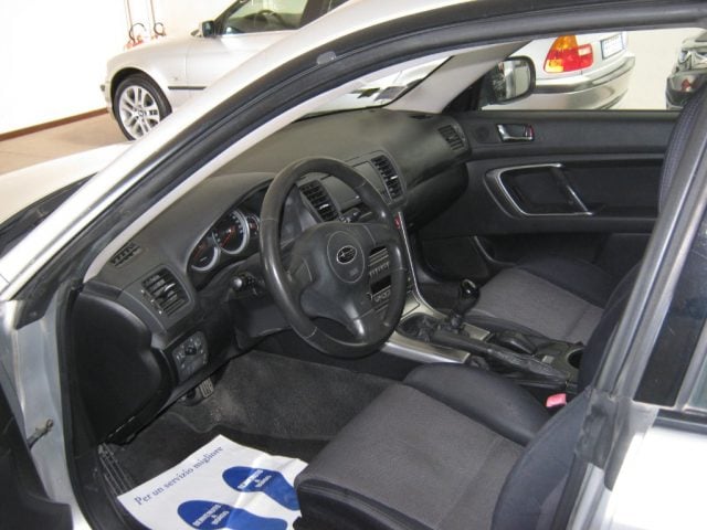 Subaru Legacy 2.0 16V Station Wagon - foto 4 di 4