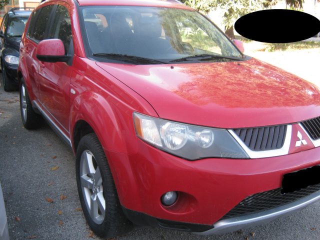 Mitsubishi Outlander 2.0 DI-D Instyle 7 p.ti DPF 4WD usato a PORTO SAN GIORGIO