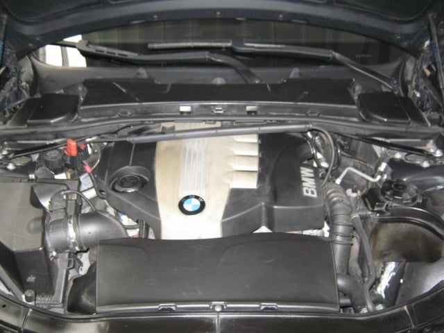 BMW 320 d cat Touring CAMBIO AUTOMATICO, del 2008, 192.000 km, in vendita a Porto San Giorgio (FM)