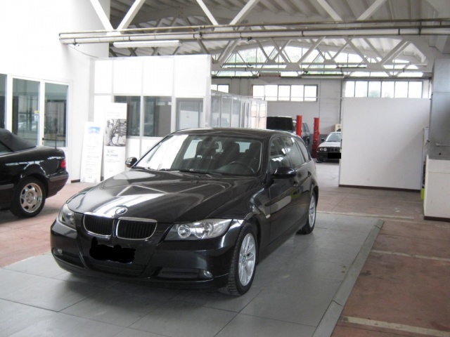 BMW 320 d cat Touring CAMBIO AUTOMATICO - foto 3 di 4
