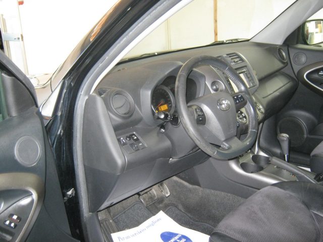 Toyota RAV 4 RAV4 Crossover 2.2 D-Cat A/T 150 CV Executive, del 2010, 133.000 km, in vendita a Porto San Giorgio (FM)