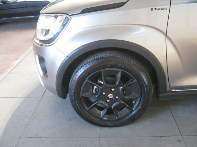 Suzuki Ignis 1.2 Hybrid 4WD All Grip Top, del 2023, 37.500 km, in vendita a Porto San Giorgio (FM)