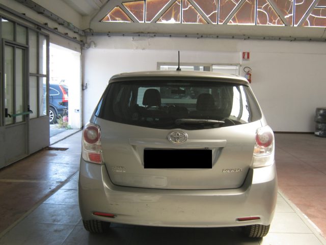 Toyota Verso 2.0 D Active 7 posti - foto 4 di 4