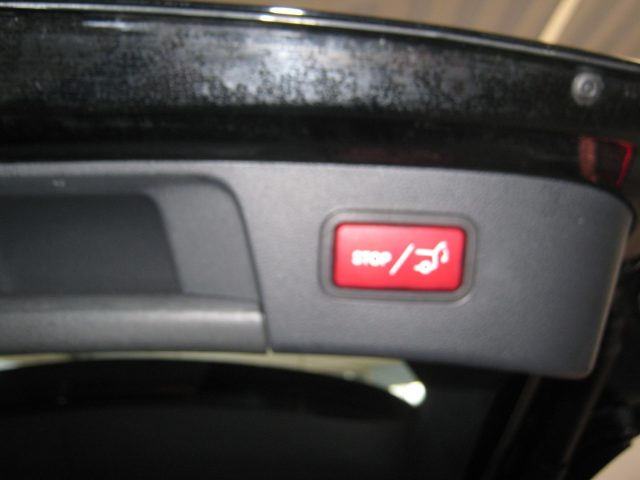Mercedes-Benz GLA 200 d Automatic Sport, del 2019, 112.800 km, in vendita a Porto San Giorgio (FM)