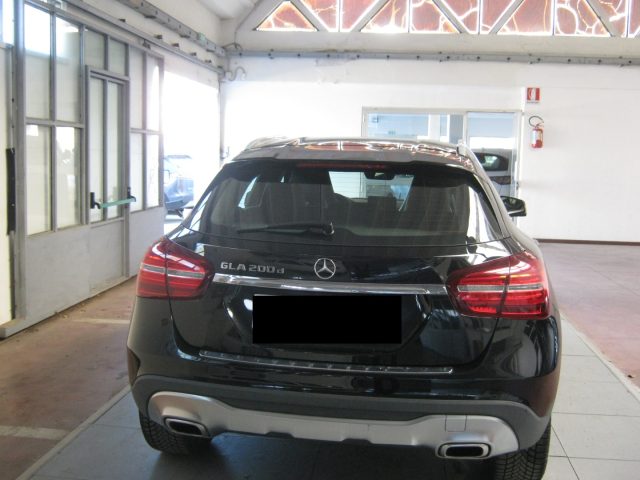 Mercedes-Benz GLA 200 d Automatic Sport - foto 4 di 4