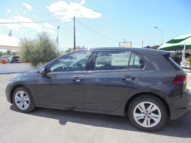 Volkswagen Golf 1.0 eTSI EVO DSG Life - foto 4 di 25