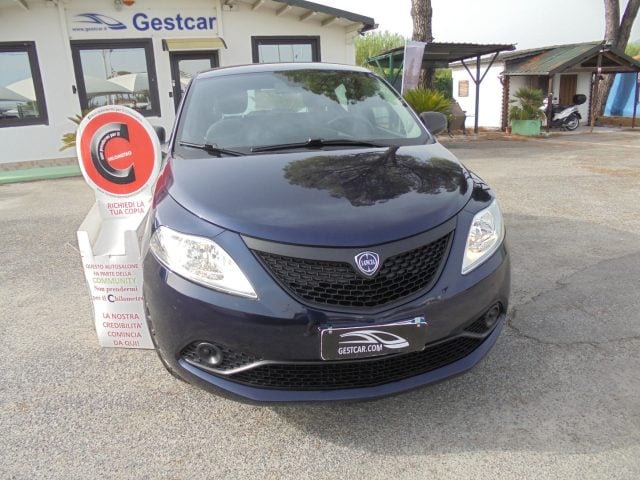 Lancia Ypsilon 1.2 69 CV 5 porte Elefantino Blu - foto 3 di 4