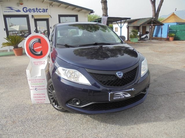 Lancia Ypsilon 1.2 69 CV 5 porte Elefantino Blu - foto 2 di 4