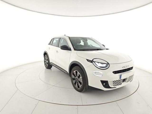 Fiat 600 Hybrid 100 CV DCT MHEV, del 2025, 5.848 km, in vendita a Guidonia Montecelio (RM)