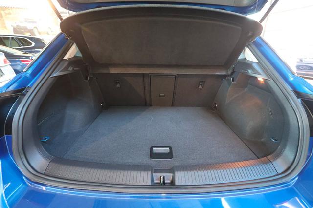 Volkswagen T-Roc 2.0 TDI SCR 150cv DSG Life, del 2022, 53.000 km, in vendita a Castel Maggiore (BO)