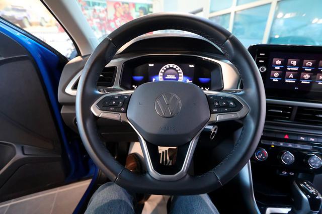 Volkswagen T-Roc 2.0 TDI SCR 150cv DSG Life, del 2022, 53.000 km, in vendita a Castel Maggiore (BO)