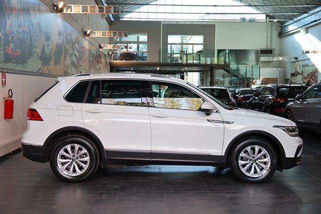 Volkswagen Tiguan 2.0 TDI 150cv SCR DSG Life usato a CASTEL MAGGIORE
