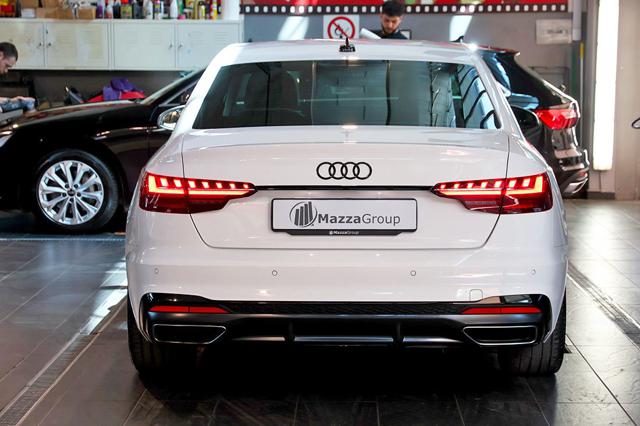 Audi A4 30 TDI S-Tronic S-Line - foto 4 di 4