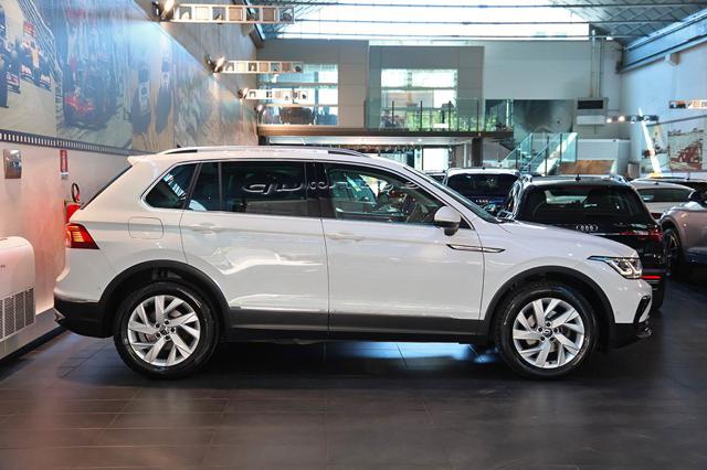 Volkswagen Tiguan 2.0 TDI 150cv SCR DSG Elegance - foto 3 di 4