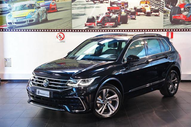 Volkswagen Tiguan 2.0 TDI 150cv SCR DSG R-Line - foto 1 di 4