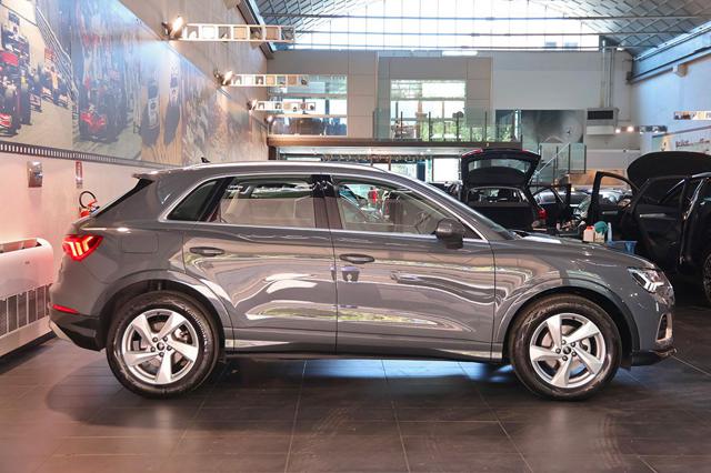 Audi Q3 35 TDI S-Tronic Business Advanced - foto 3 di 4