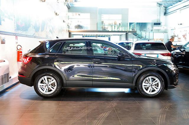 Audi Q3 35 TDI S-Tronic Business - foto 3 di 4