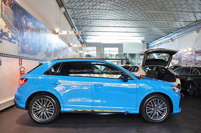 Audi Q3 35 TDI S-Tronic S-Line - foto 3 di 4
