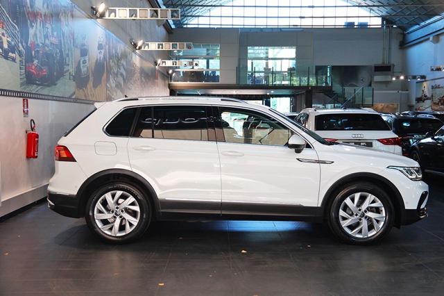Volkswagen Tiguan 2.0 TDI 150cv SCR DSG Elegance - foto 3 di 4