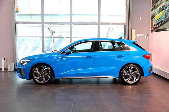 Audi A3 40 TDI Sportback Quattro S-Tronic S-Line - foto 3 di 4
