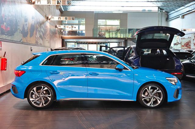 Audi A3 40 TDI Sportback Quattro S-Tronic S-Line - foto 2 di 4