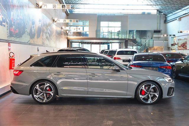 Audi A4 40 TDI Avant Quattro S-Tronic S-Line - foto 3 di 4