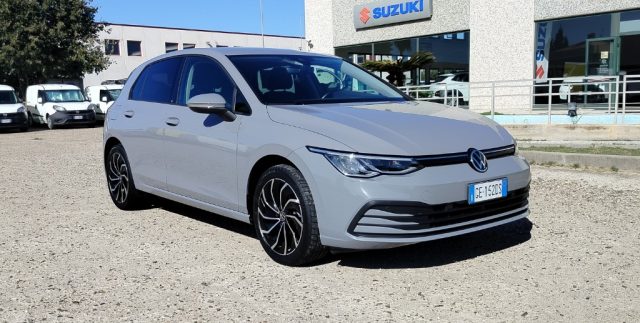 Volkswagen Golf 1.0 TSI EVO Life usato a ORISTANO