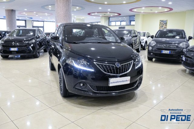 Lancia Ypsilon 1.0 FireFly 5 porte S&S Hybrid Gold - foto 3 di 4