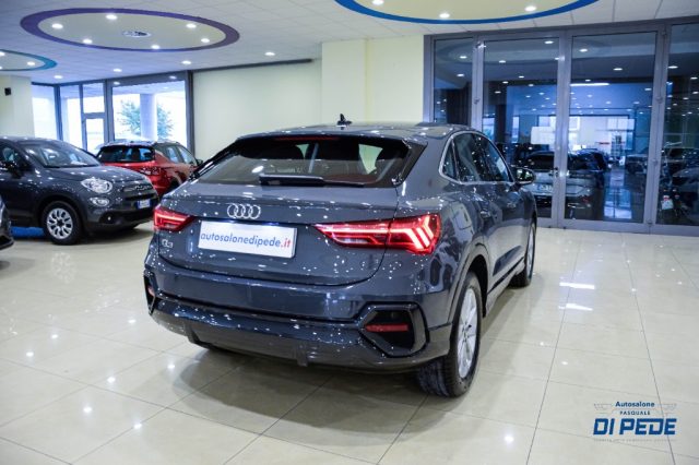 Audi Q3 35 TDI S line edition - foto 4 di 4
