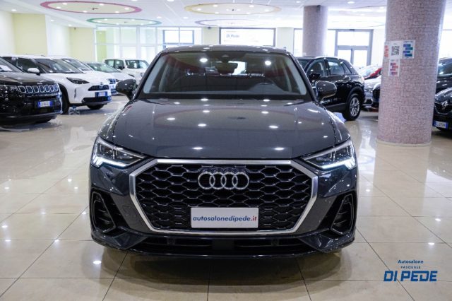 Audi Q3 35 TDI S line edition - foto 2 di 4