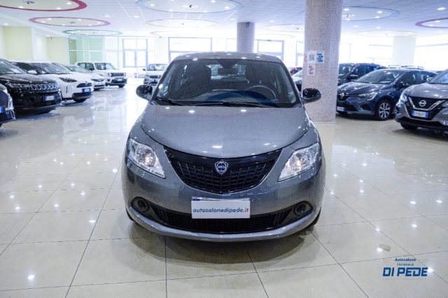 Lancia Ypsilon 1.0 FireFly 5 porte S&S Hybrid Silver - foto 2 di 4