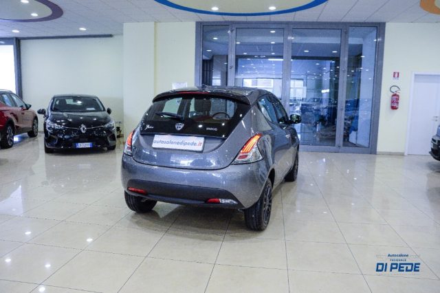 Lancia Ypsilon 1.0 FireFly 5 porte S&S Hybrid Silver - foto 4 di 4