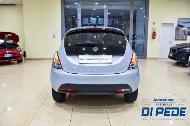 Lancia Ypsilon 1.0 FireFly 5 porte S&S Hybrid Oro usato a MATERA