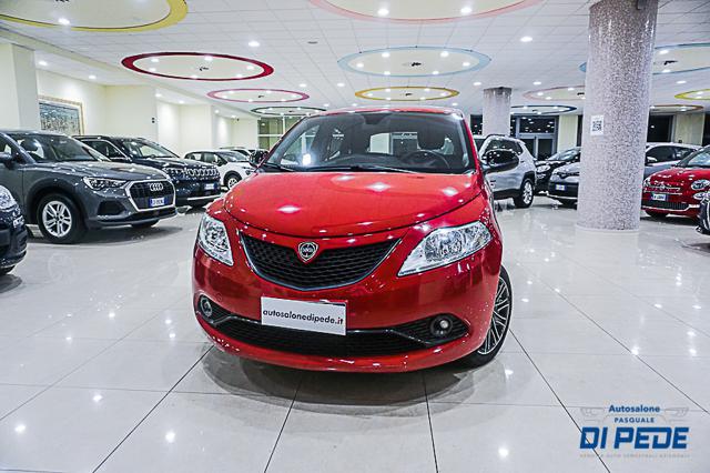 Lancia Ypsilon 1.0 FireFly 5 porte S&S Hybrid Ecochic Gold usato a MATERA