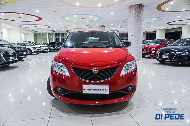 Lancia Ypsilon 1.0 FireFly 5 porte S&S Hybrid Ecochic Gold - foto 2 di 4