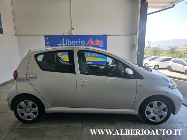 Toyota Aygo 1.0 12V VVT-i 5 porte - foto 3 di 4